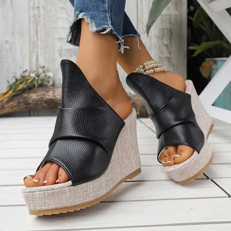 Valeria Platform Sandal